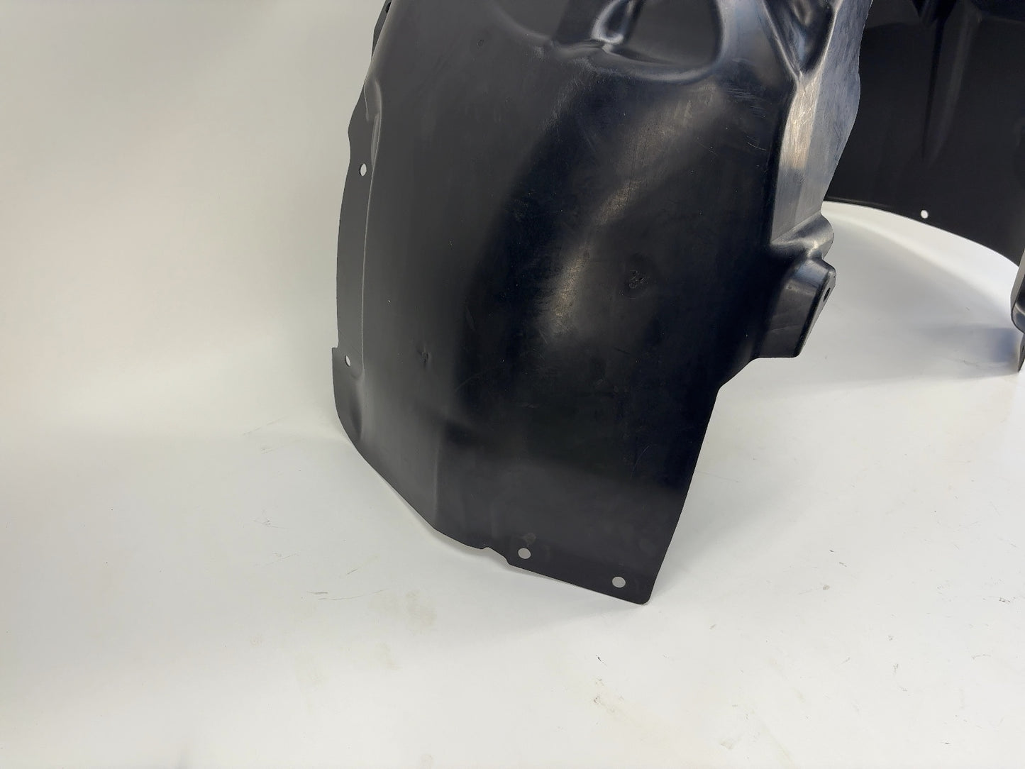 2021 Tesla Model S Front Right Wheel Liner 1569757-00-B