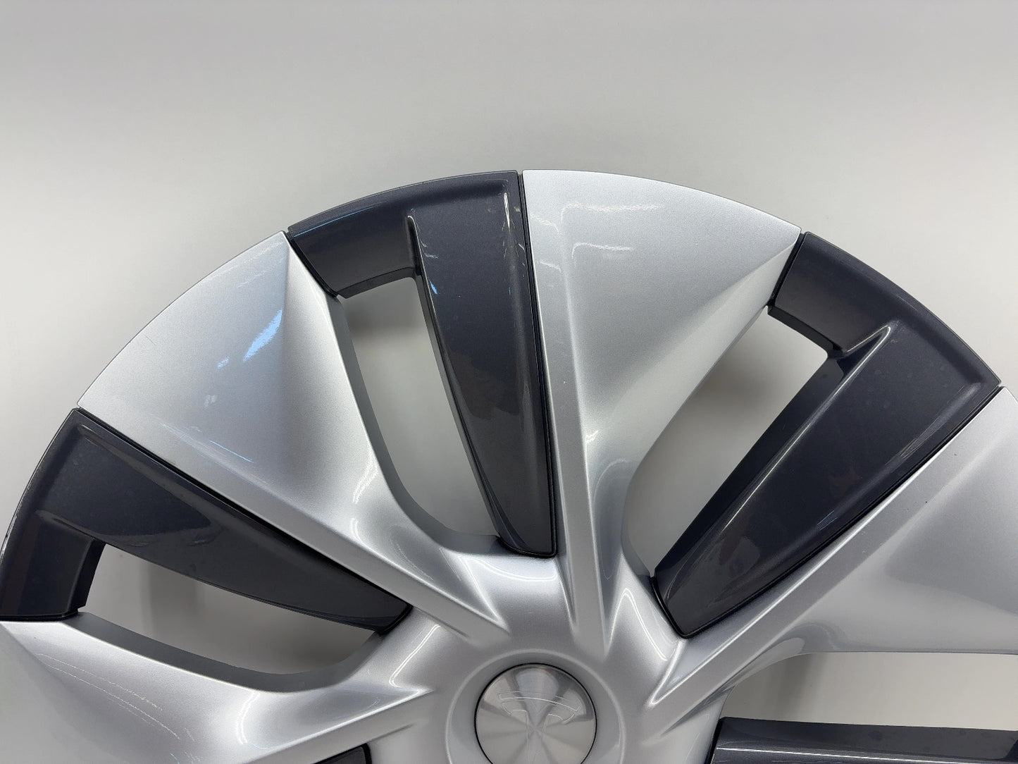 2021-2024 Tesla Model Y Wheel Cover 19 Inch Gemini Silver 1044235-00-C
