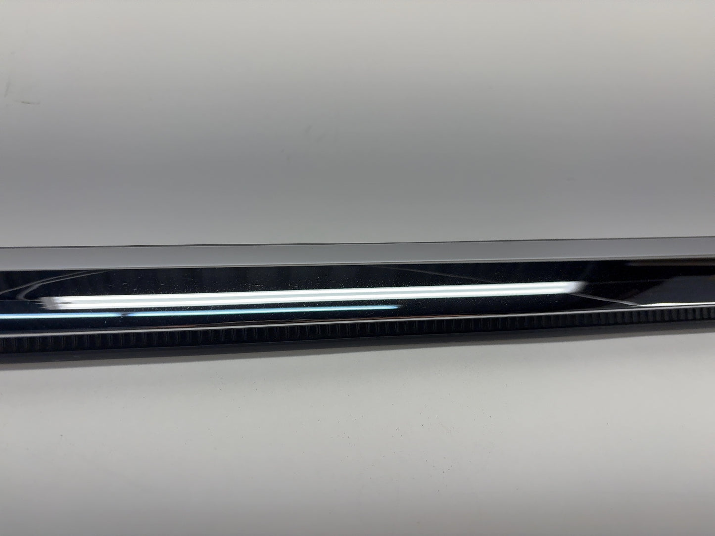 2015 Tesla Model S Front Right Exterior Door Belt Molding 1038394-00-A