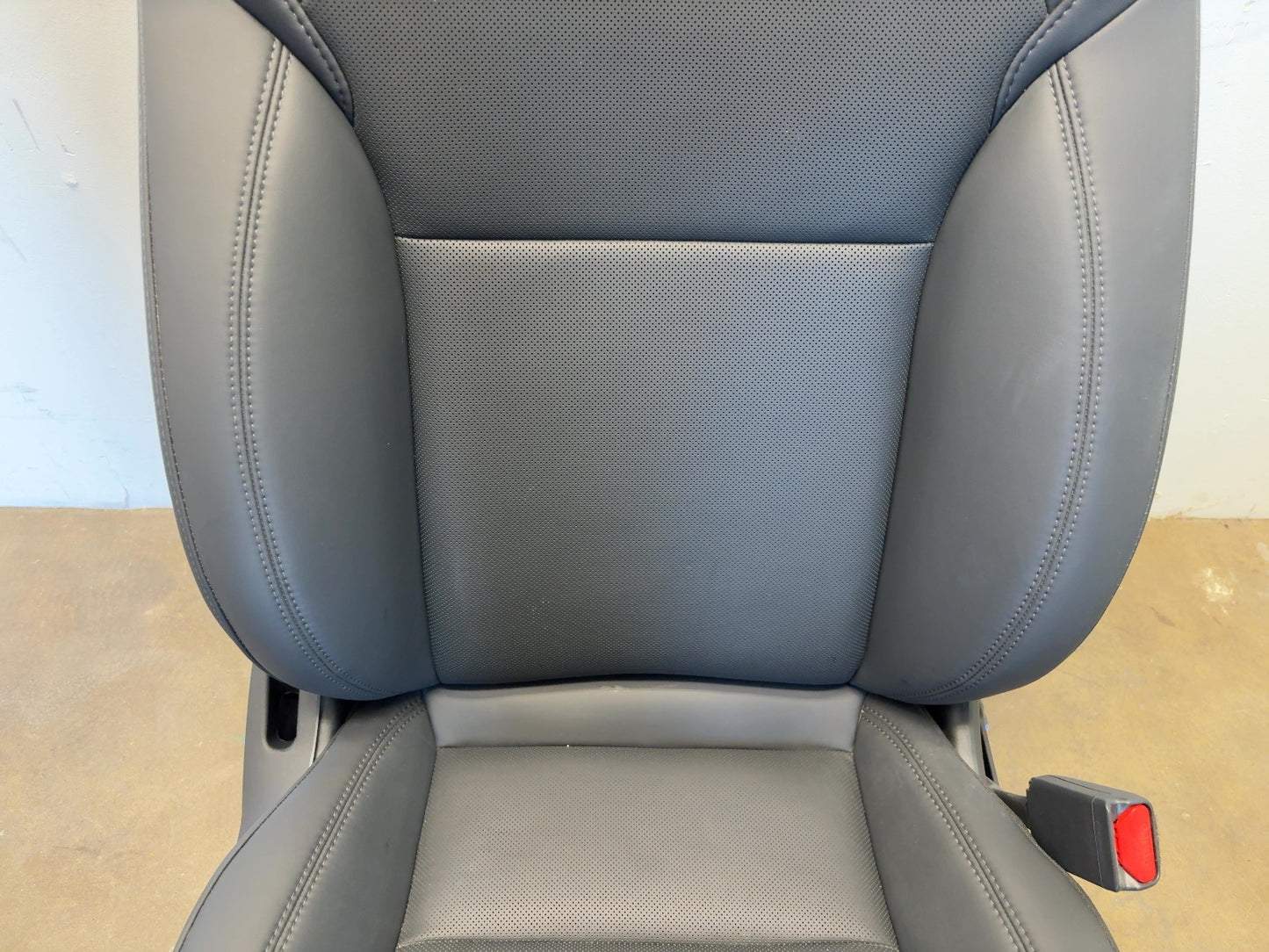 2025 Tesla Model 3 Highland Front First Row Seat Right Black 7754324-01-B