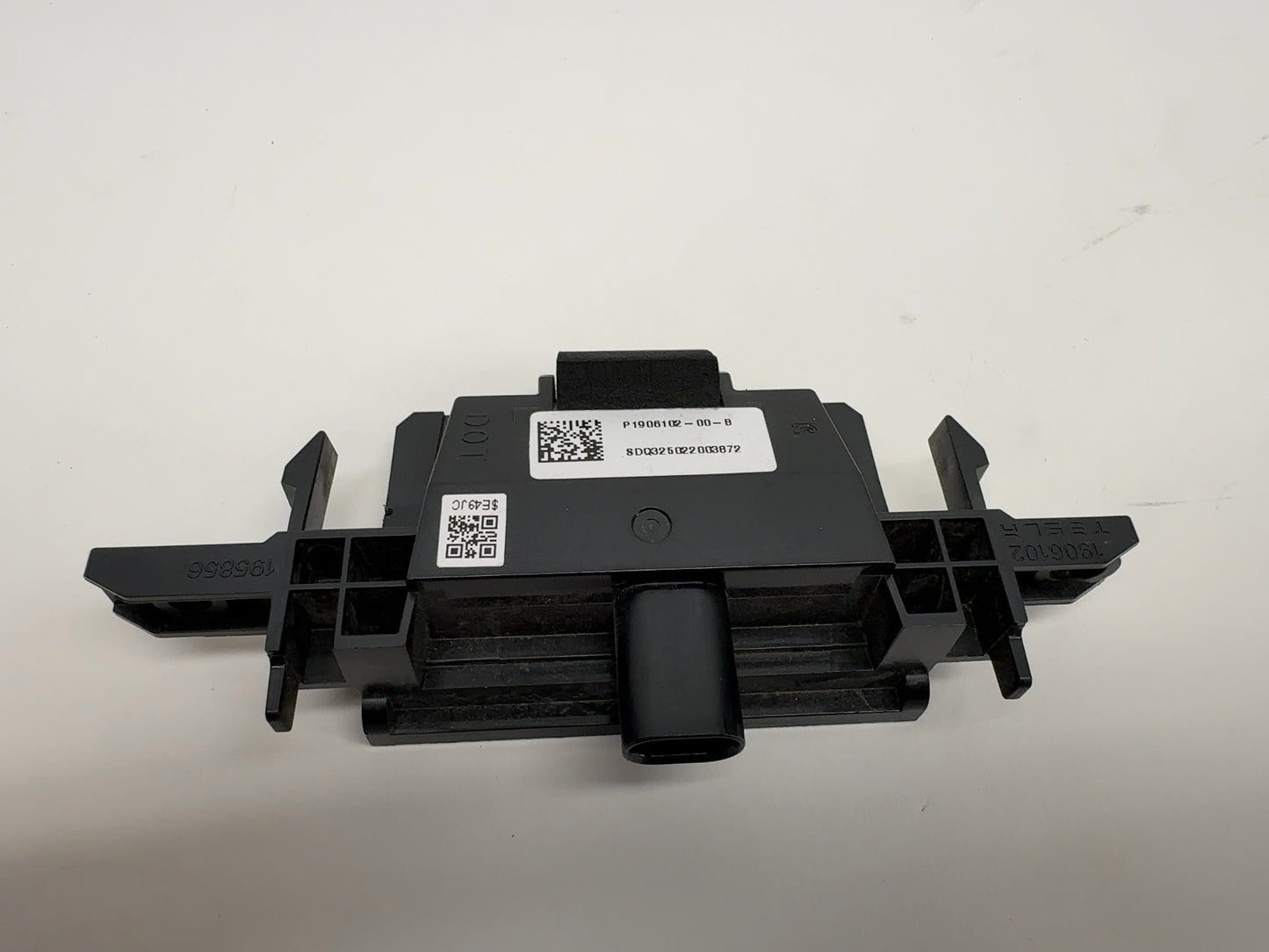 2026 Tesla Model Y Juniper Rear License Plate Light 1906102-00-B