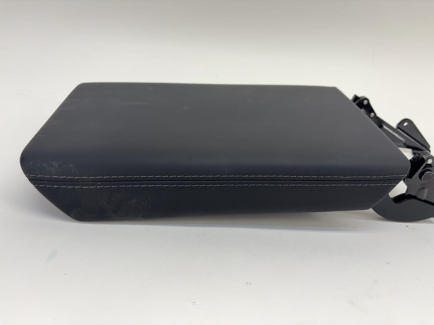 2026 Tesla Model Y Juniper Console Armrest 1878977-24-D