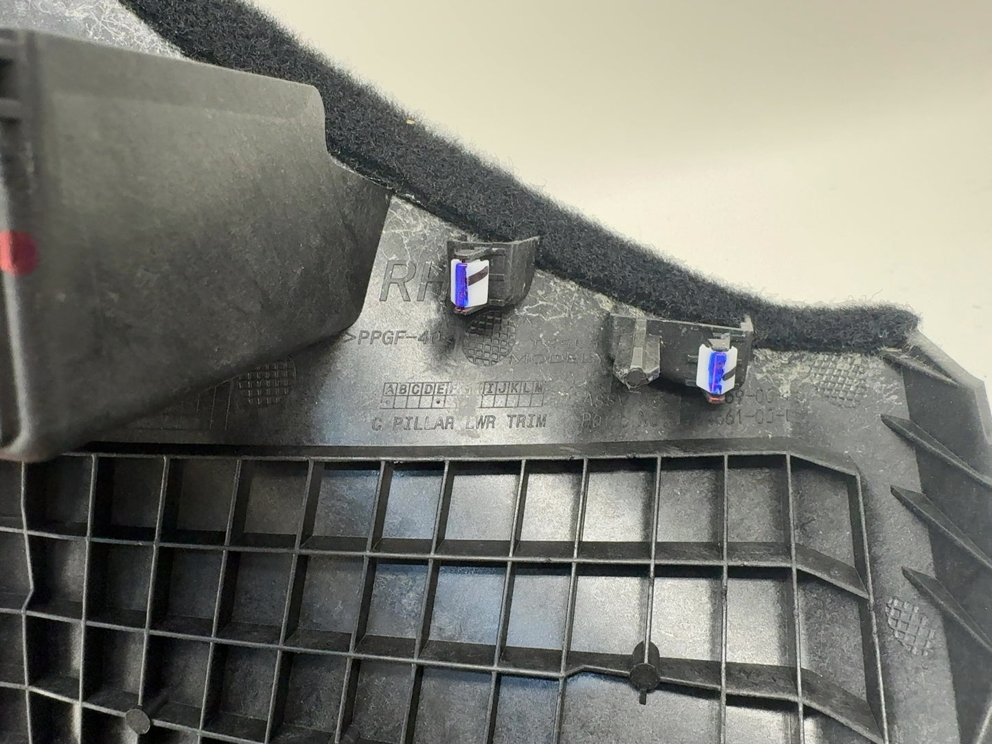 2023 Tesla Model Y C Pillar Lower Trim Right 5 Seater 1704659-01-D