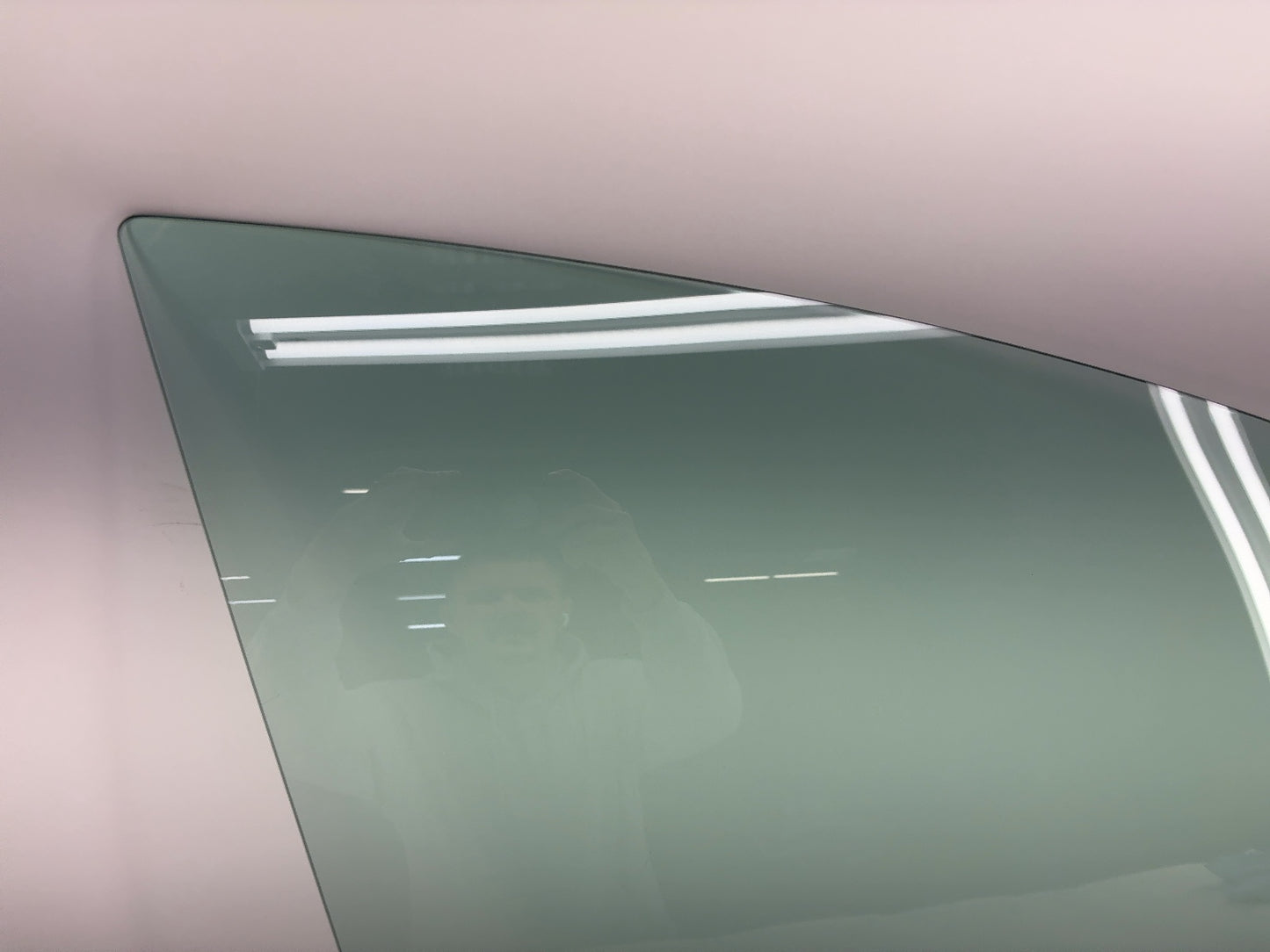 2018-2020 Tesla Model X Front Right Door Glass 1028823-00-J