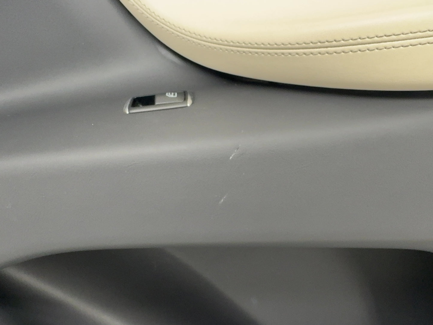 2020 Tesla Model X Front Right Door Panel Cream 1055483-22-M