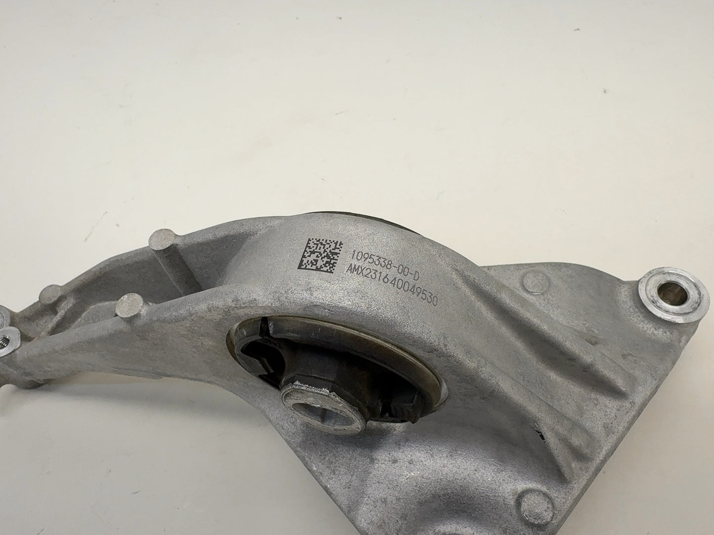 2023 Tesla Model Y Front Drive Unit Left Hand Mount 1095338-00-D