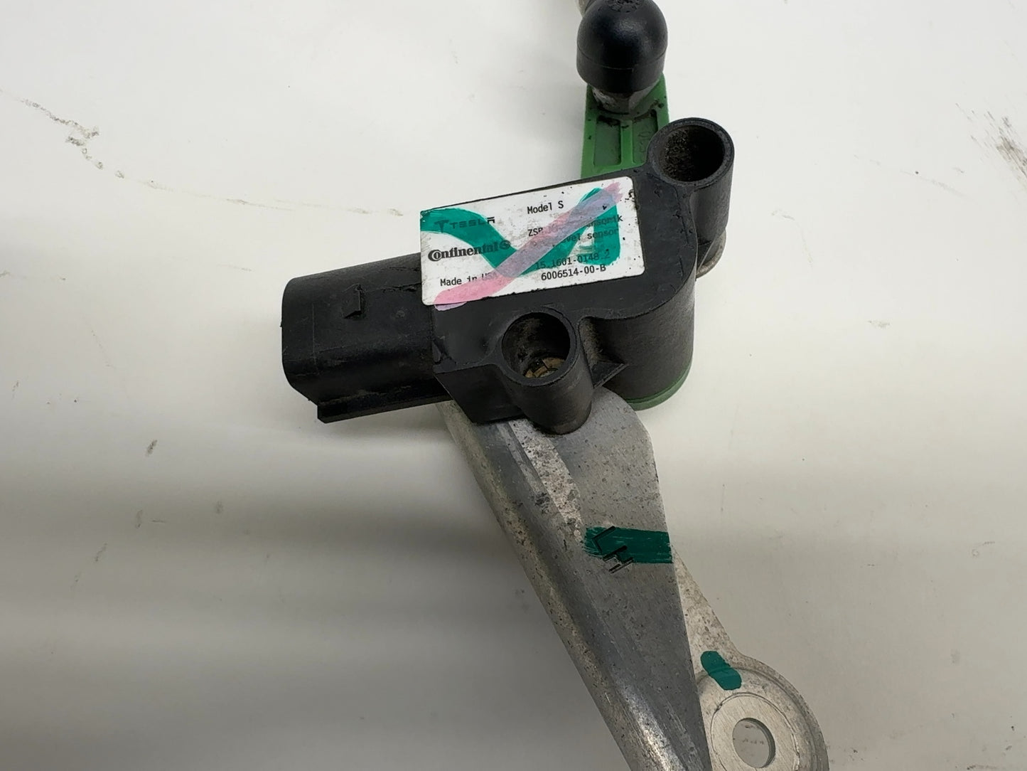 2015 Tesla Model S Air Suspension Sensor Rear Left 6006523-00-B