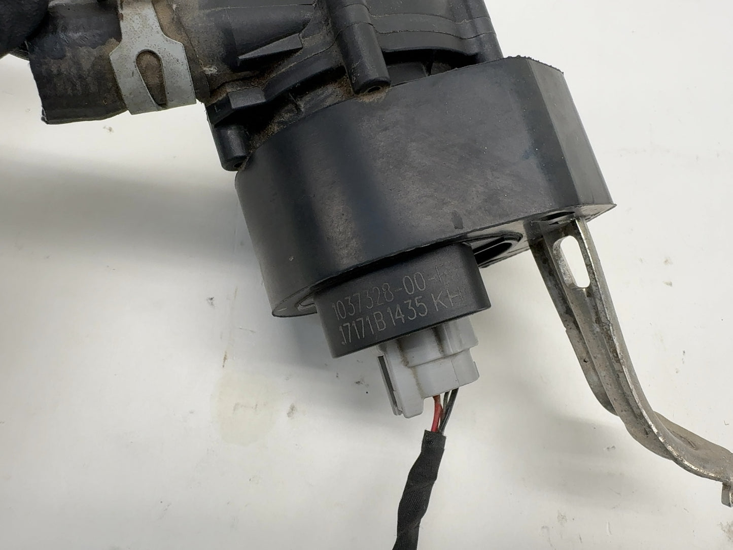 2017 Tesla Model X Coolant Pump 1037328-00-F