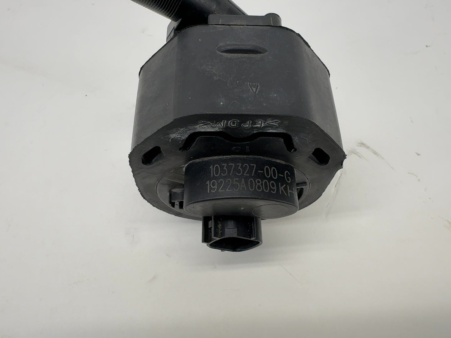 2018-2019 Tesla Model X Front Coolant Pump 1037327-00-G