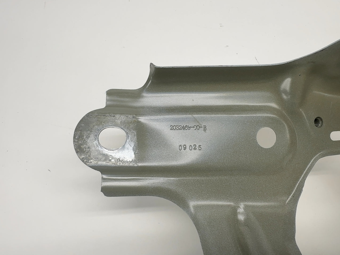 2026 Tesla Model Y Juniper Front Left Fender Support Bracket 2032469-00-B