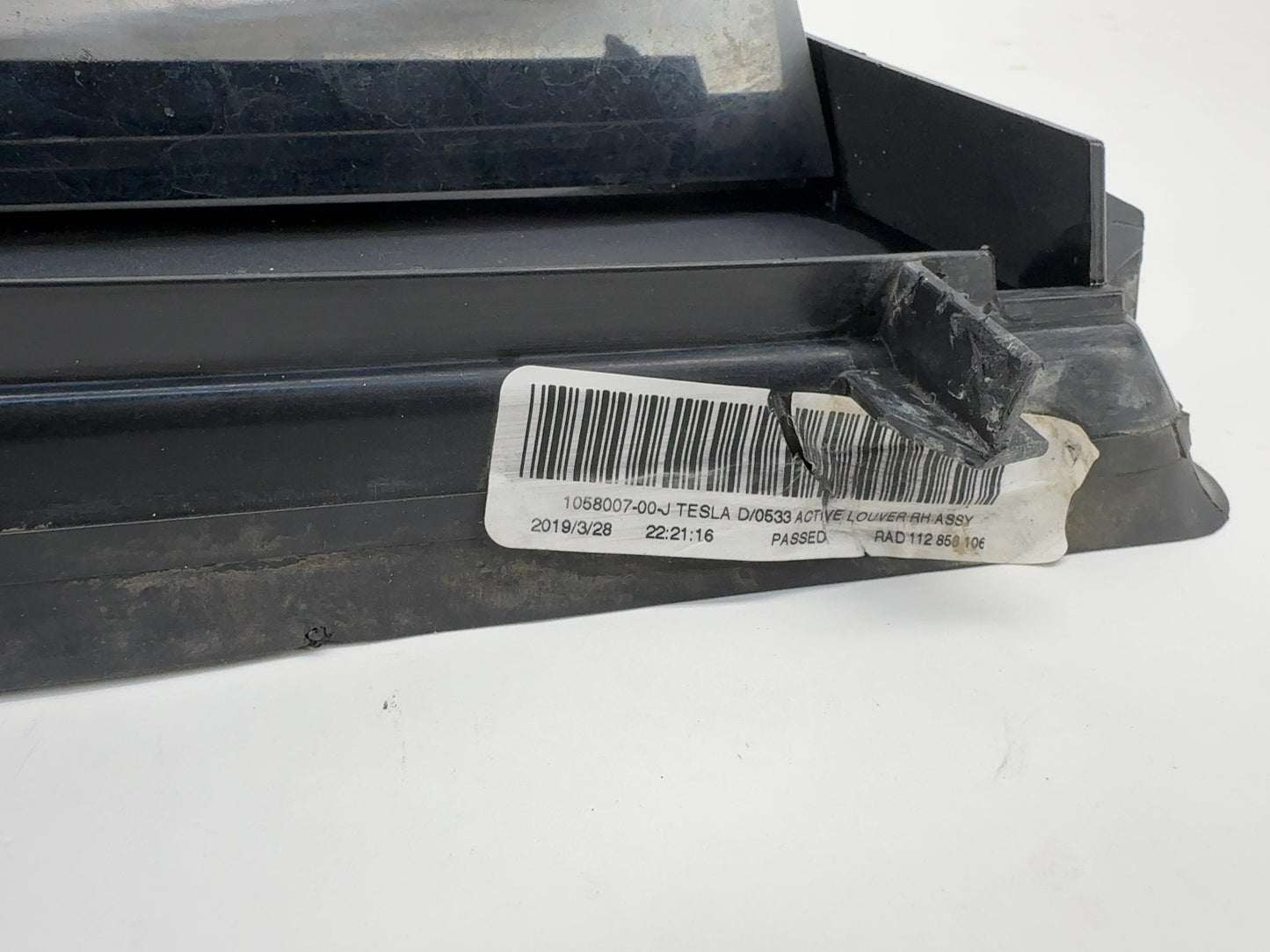 2019 Tesla Model S Right Active Louvre 1058007-00-J
