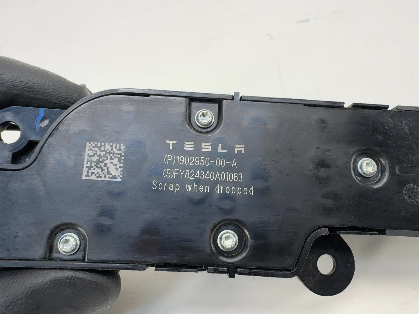2026 Tesla Model Y Juniper Front Right Seat Switch Controls 1902950-00-A