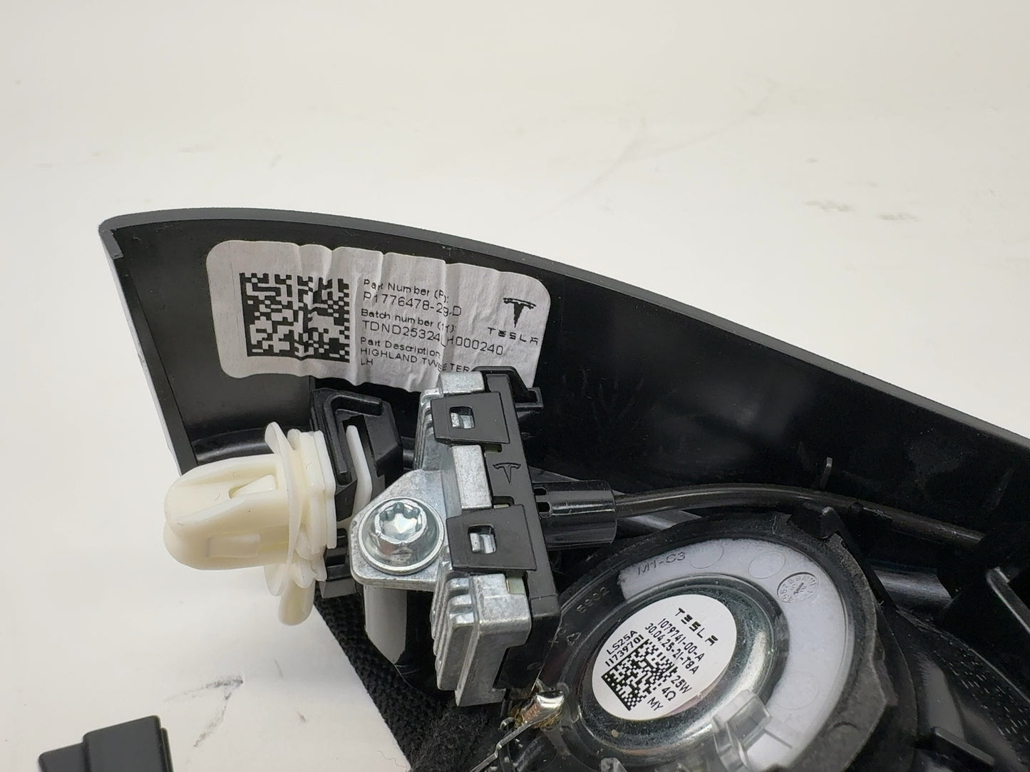 2026 Tesla Model 3 Highland Door Trim Tweeter Front Left 1776478-29-D