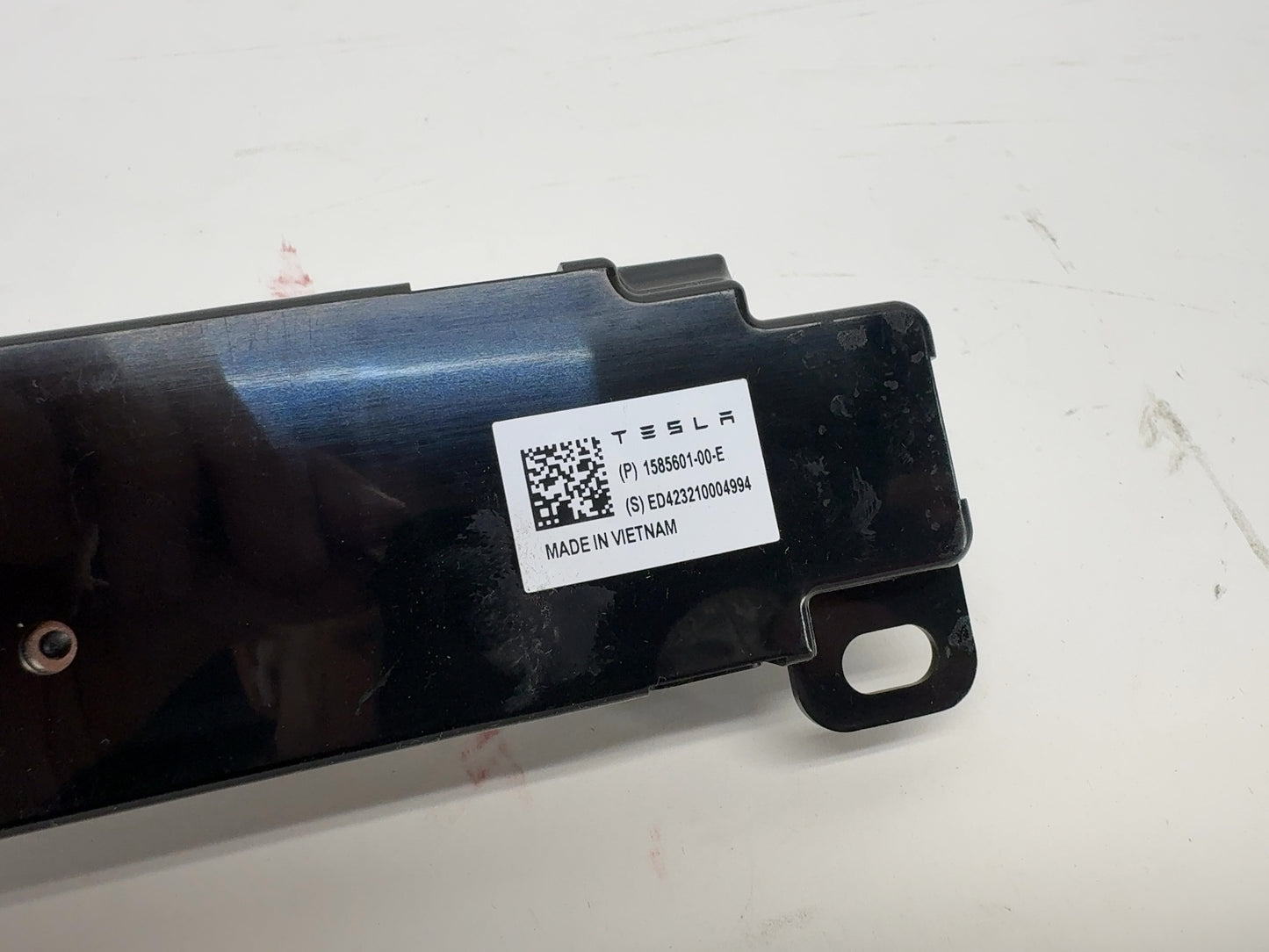 2023 Tesla Model Y Bluetooth Wifi Antenna 1585601-00-E