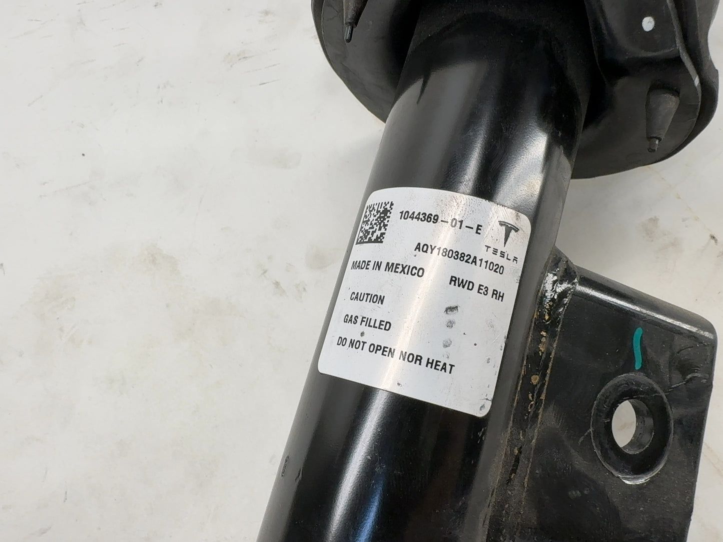 2018 Tesla Model 3 Front Right Strut Absorber 1044369-01-E