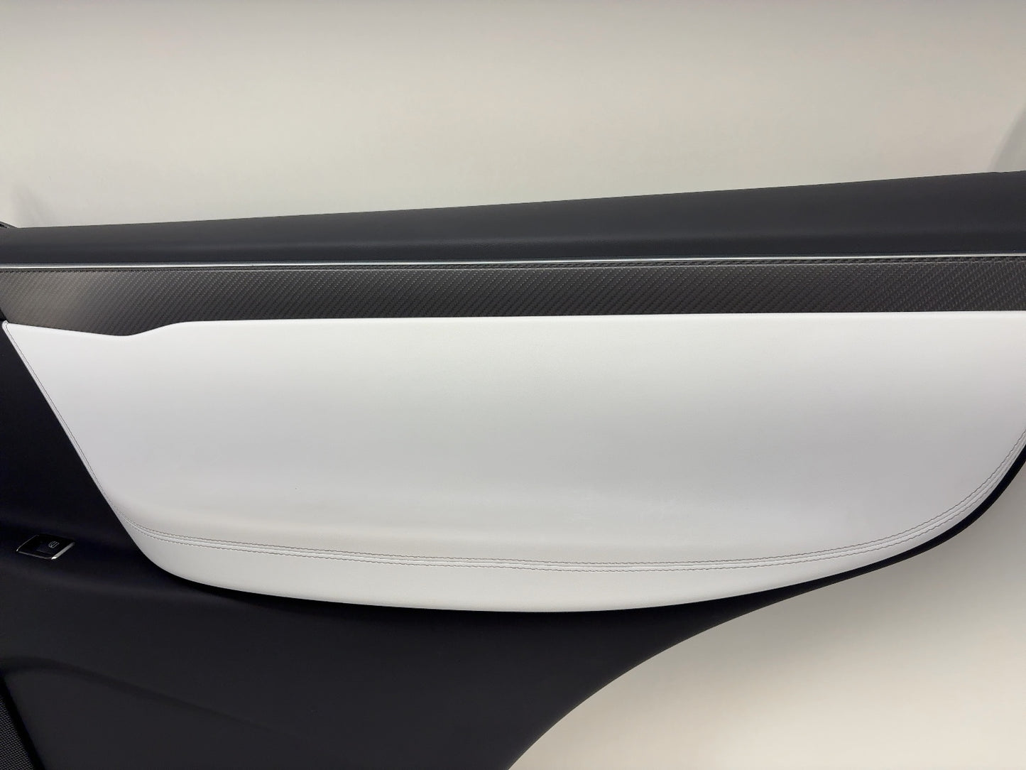 2018 Tesla Model X Rear Right Door Panel White 1058004-18-K