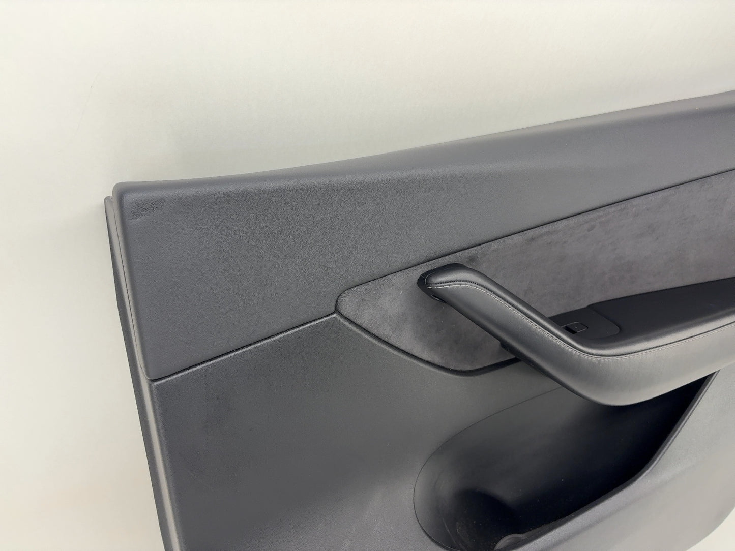 2021 Tesla Model Y Front Right Door Panel Black 1497295-91-C