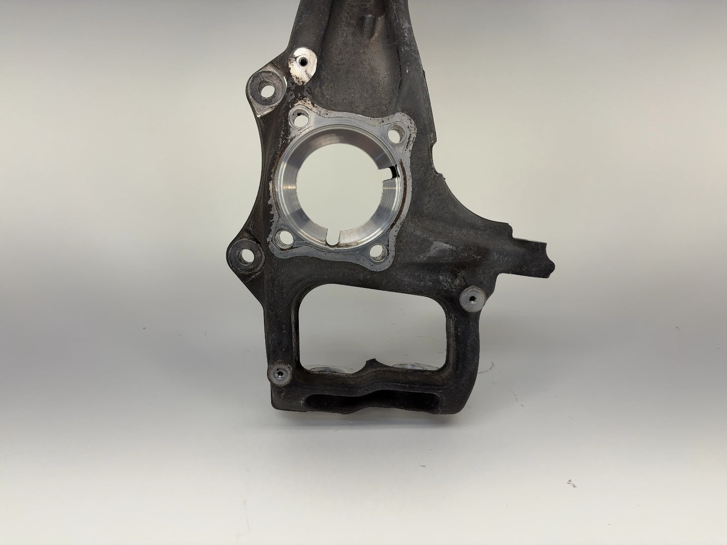 2018 Tesla Model X Front Right Knuckle 1027316-00-F