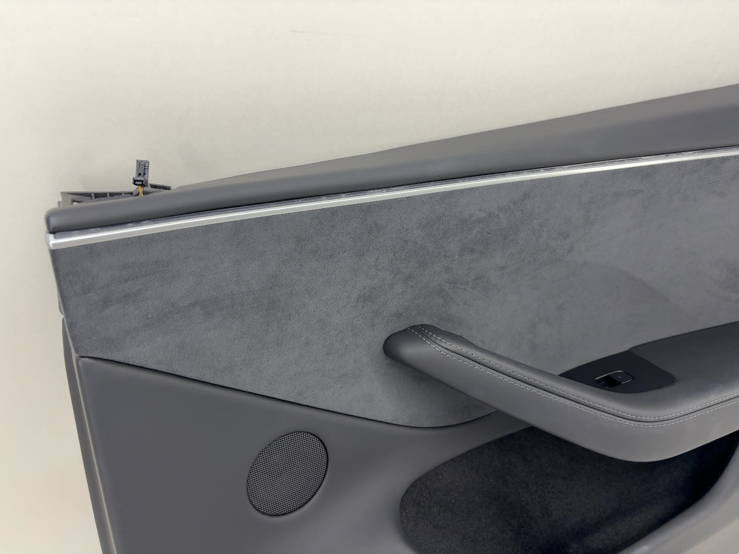 2024 Tesla Model 3 Highland Front Right Door Panel 1983177-20-C