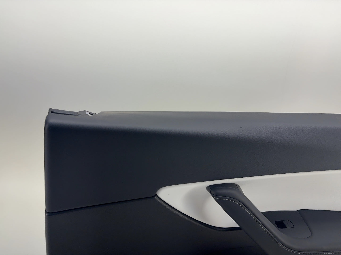 2022-2023 Tesla Model Y Front Right Door Panel 1997295-00-A