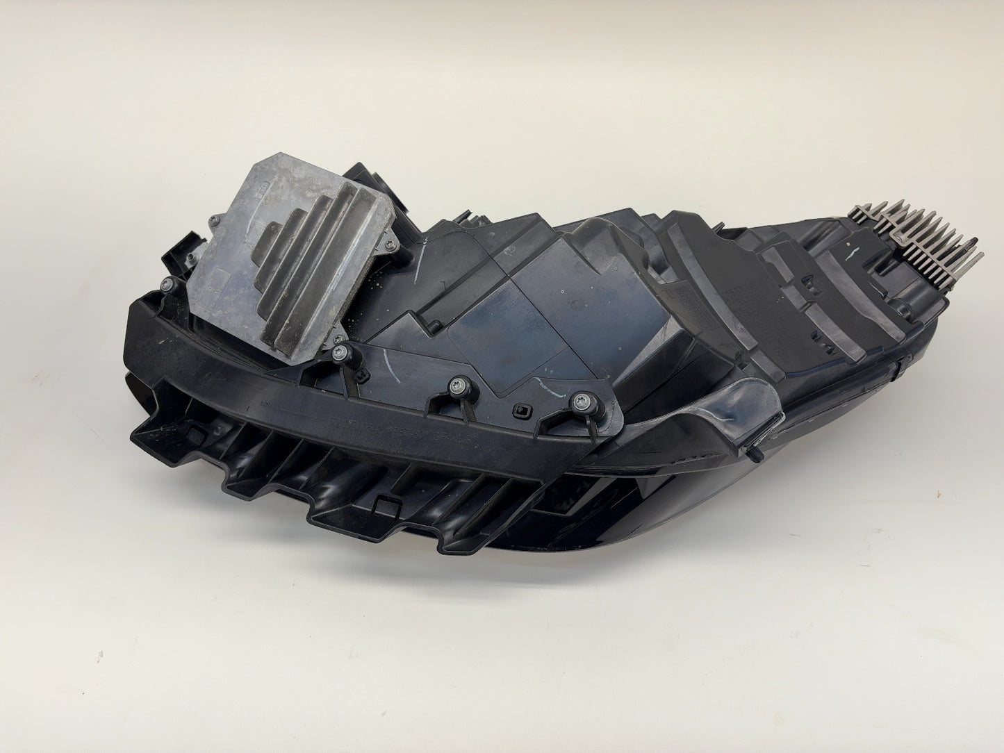 2021 Tesla Model Y Right Headlamp 1077372-00-K