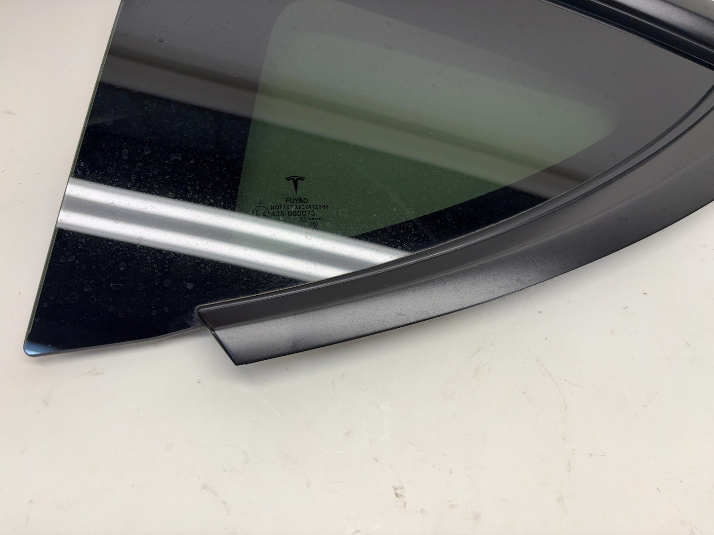 2021-2023 Tesla Model Y Left Quarter Glass 1495740-99-H