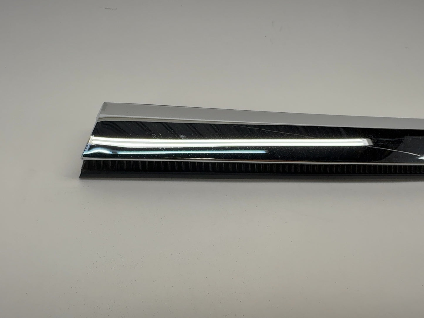 2015 Tesla Model S Front Left Exterior Door Belt Molding 1038393-00-A