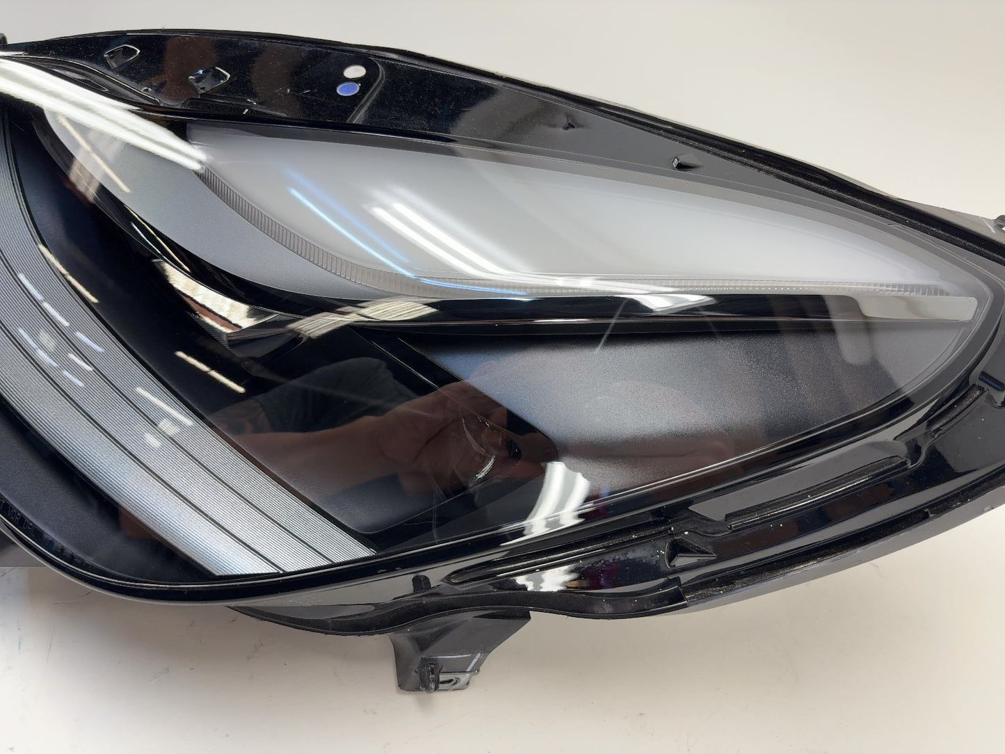 2024 Tesla Model Y Global Headlamp Left 1514952-00-E