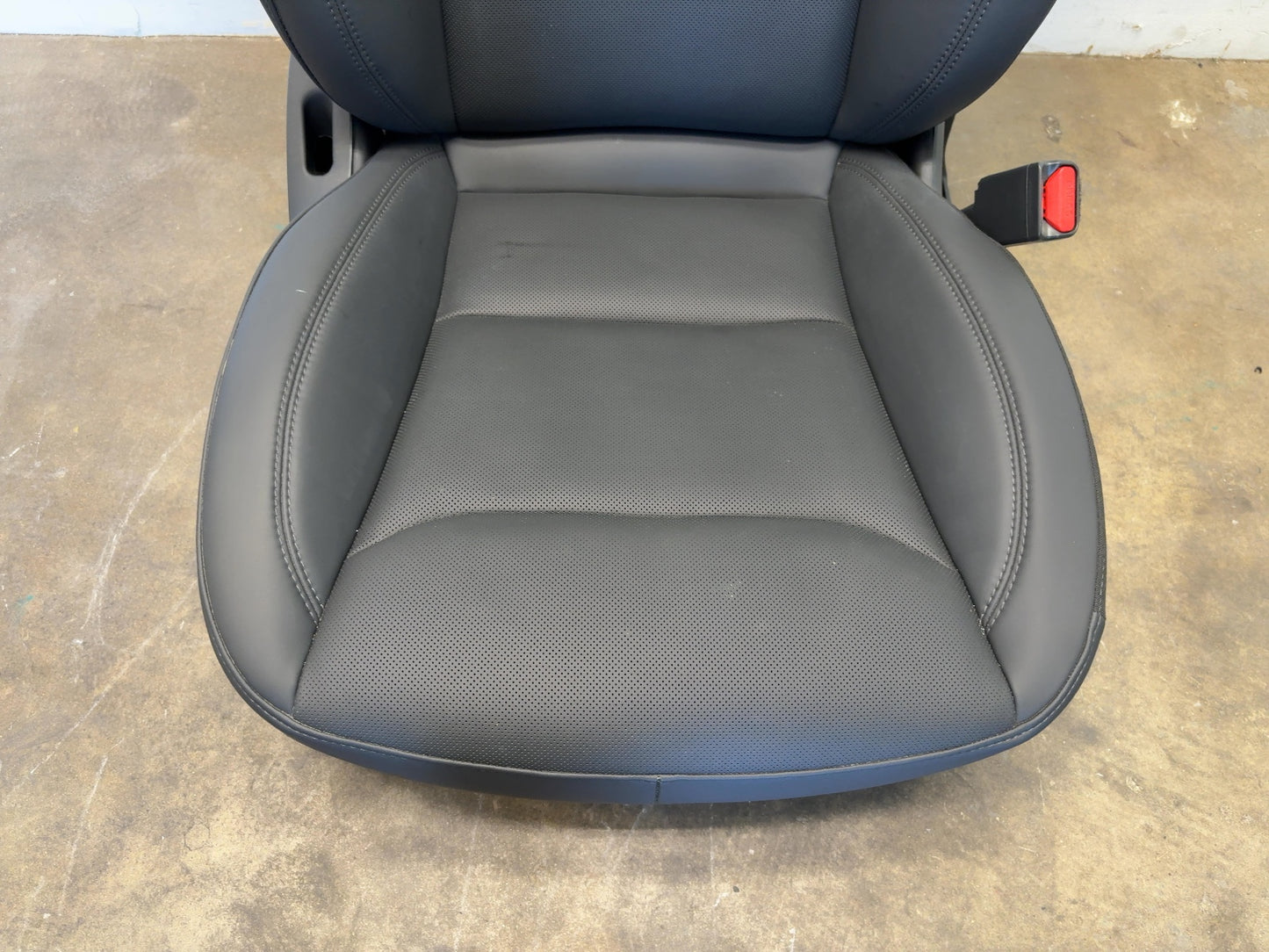 2025 Tesla Model 3 Highland Front First Row Seat Right Black 7754324-01-B