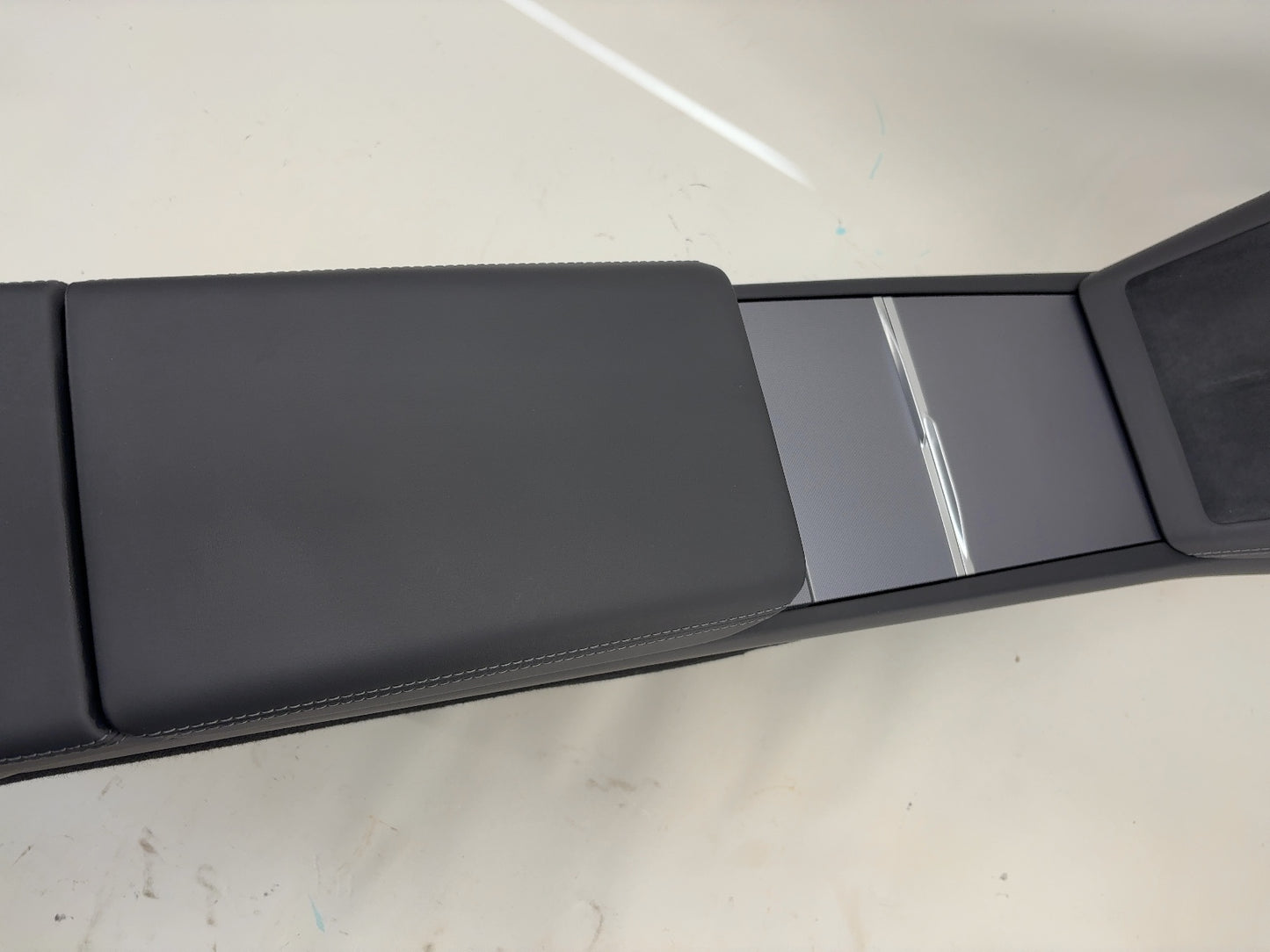 2025 Tesla Model 3 Highland Center Console 1714377-21-M
