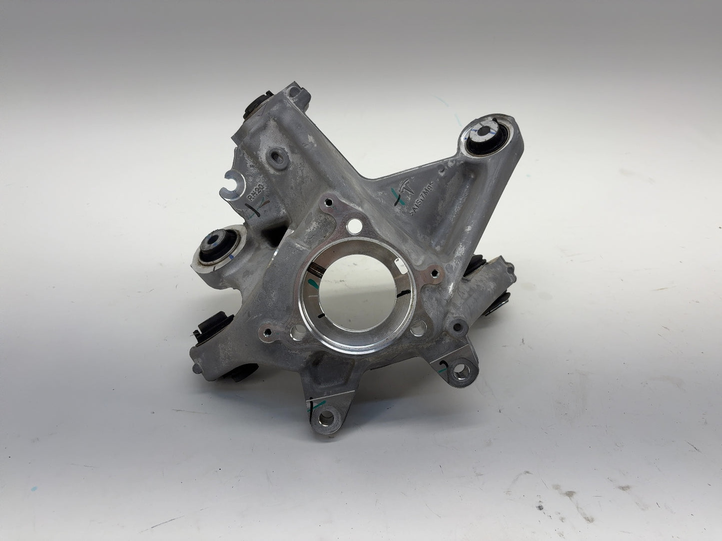 2026 Tesla Model Y Juniper Rear Knuckle Right 2188416-00-C