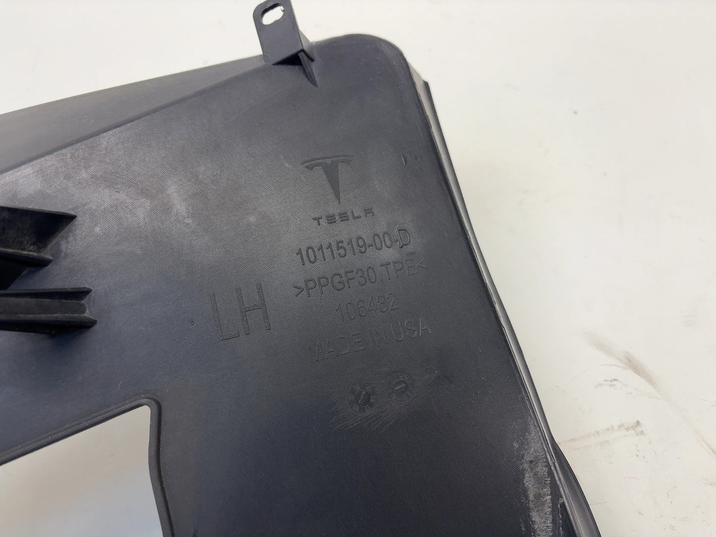 2015 Tesla Model S Front Left Duct 1011519-00-D