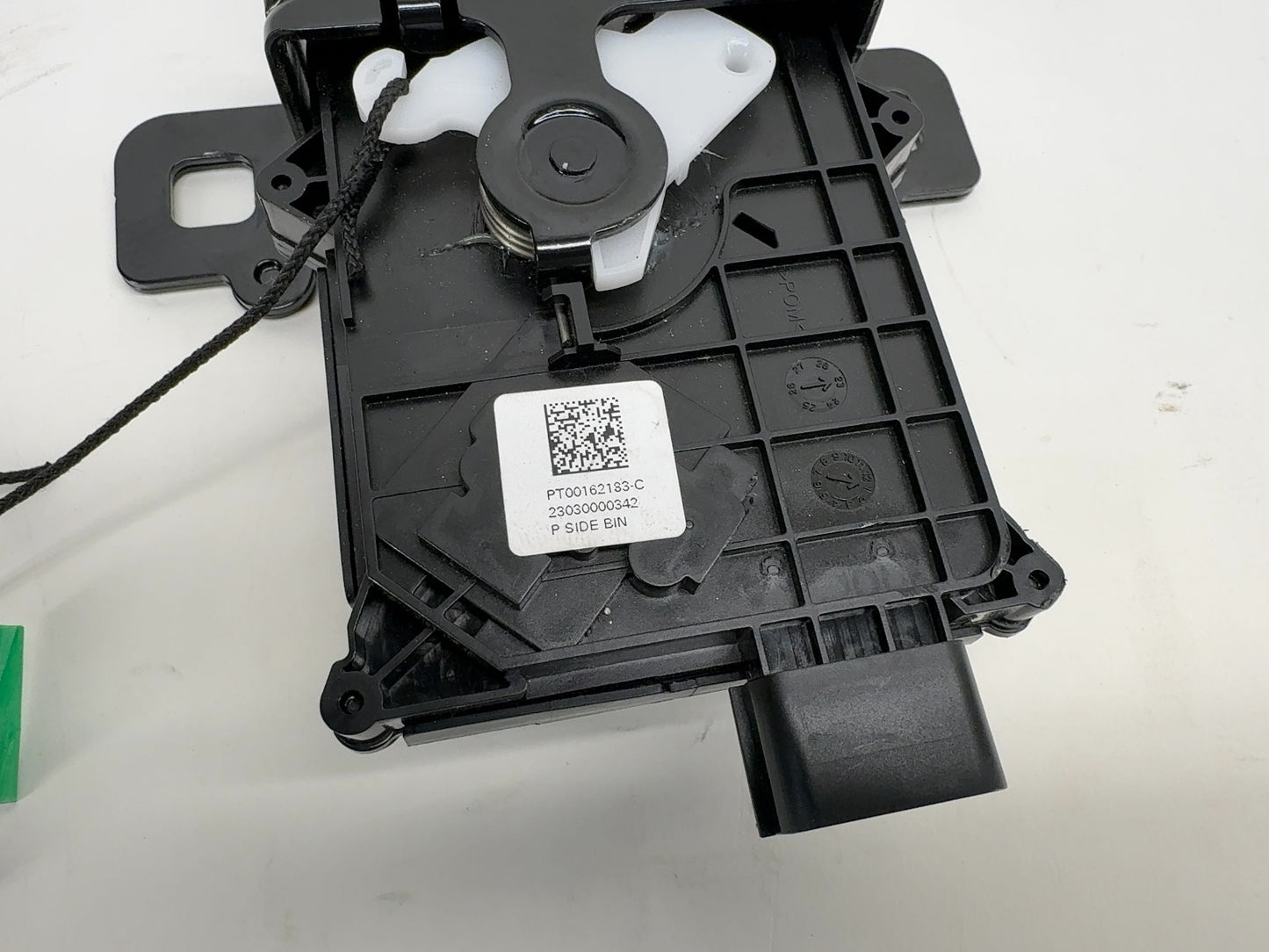 2023 Rivian R1T Gear Tunnel Release Latch PT00162183-C