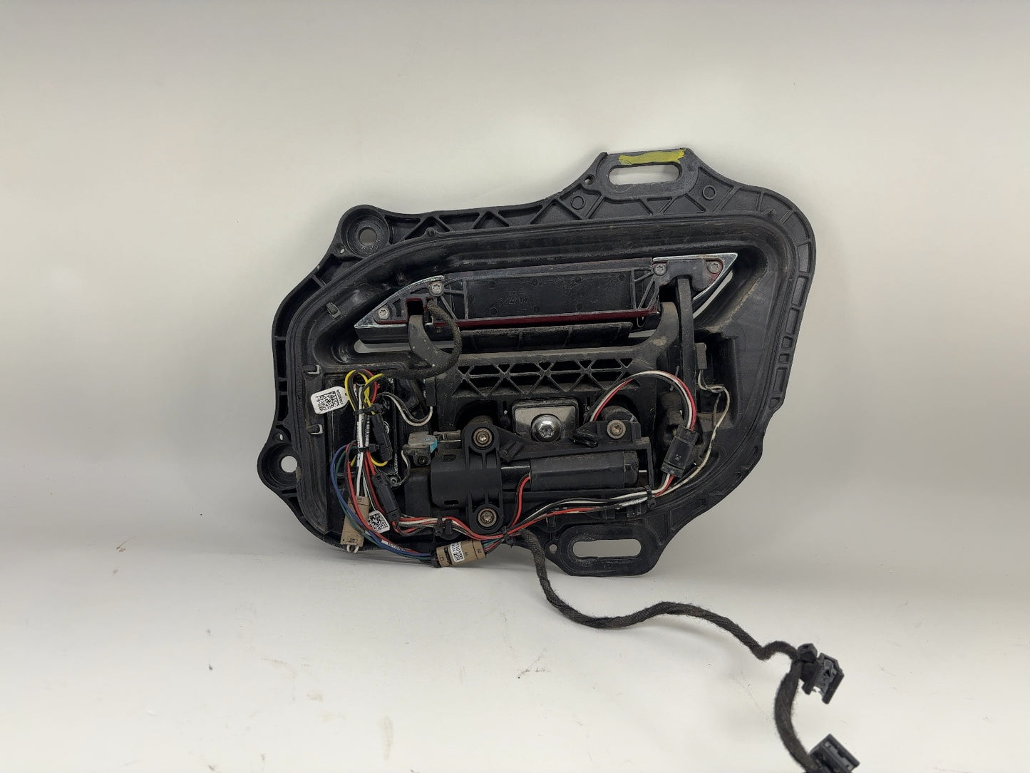 2014 Tesla Model S Rear Right Exterior Door Handle 1007374-00-L