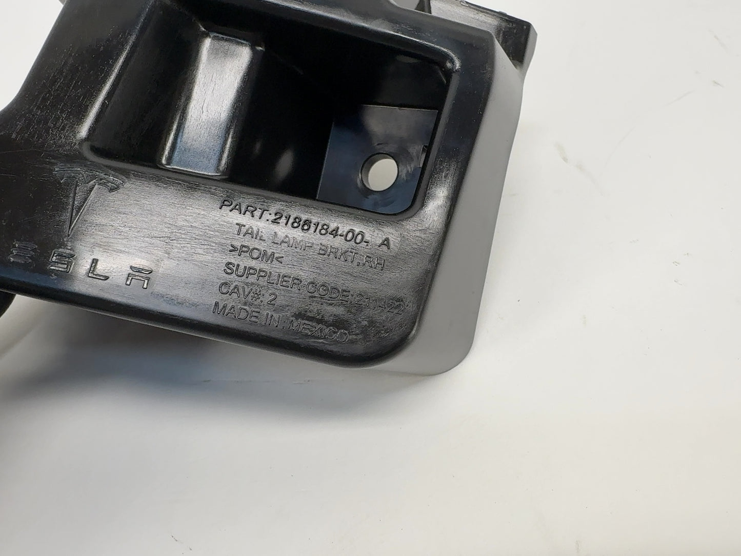 2026 Tesla Model Y Juniper Rear Right Tail Lamp Bracket 2186184-00-A