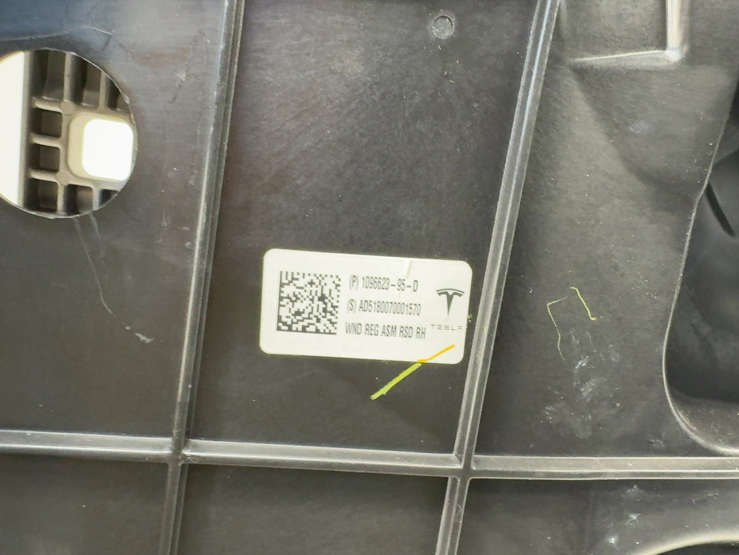 2018 Tesla Model 3 Rear Right Window Regulator 1096623-95-D