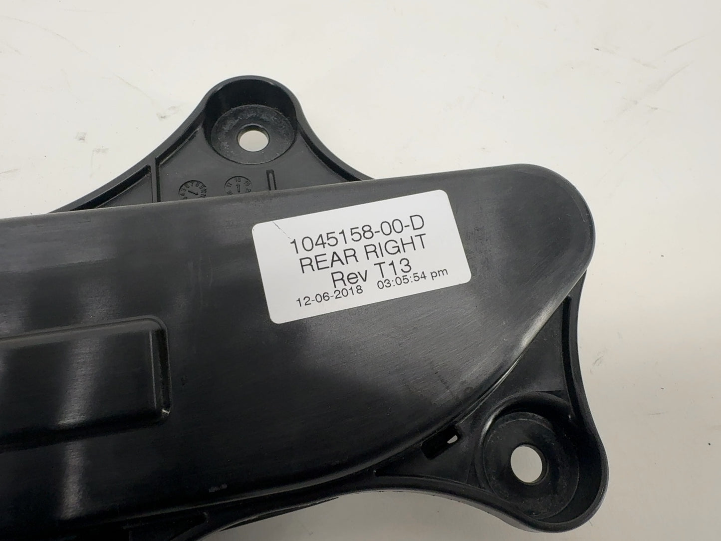 2018 Tesla Model X Rear Right Door Handle 1045158-00-D