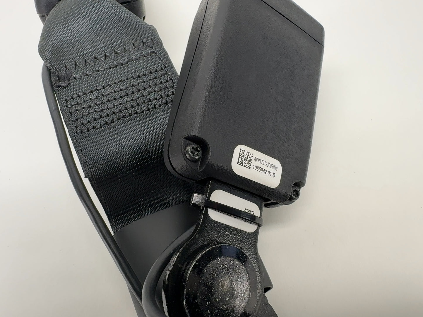 2018 Tesla Model 3 Second Row Seat Belt Buckle Center And Right Black 1085942-01-D