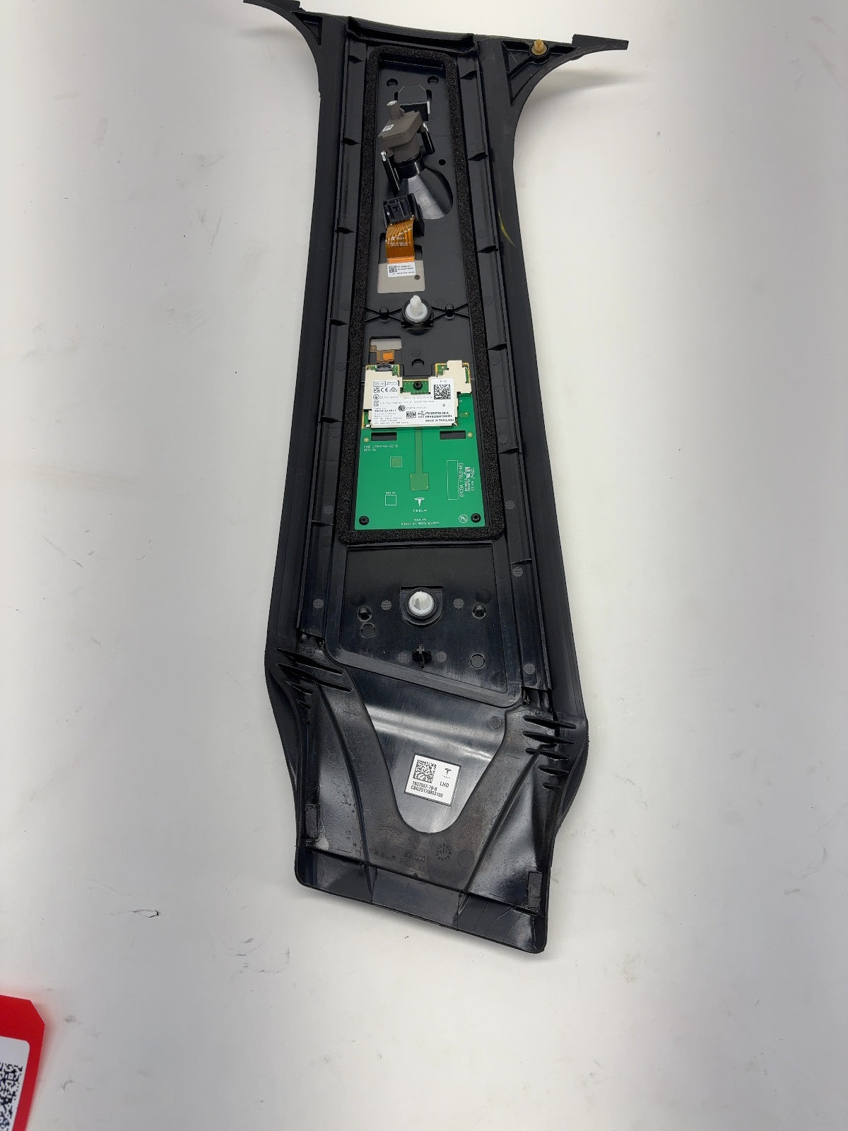 2026 Tesla Model Y Juniper B Pillar Glass With Camera Left 1937557-79-B