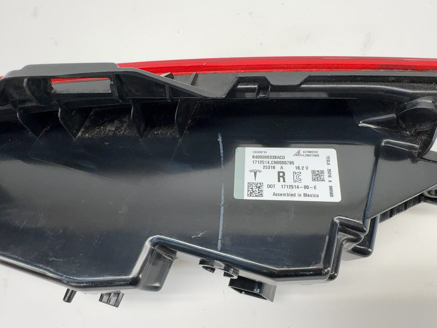 2025-2026 Tesla Model 3 Highland Rear Bumper Right Light 1712514-00-E