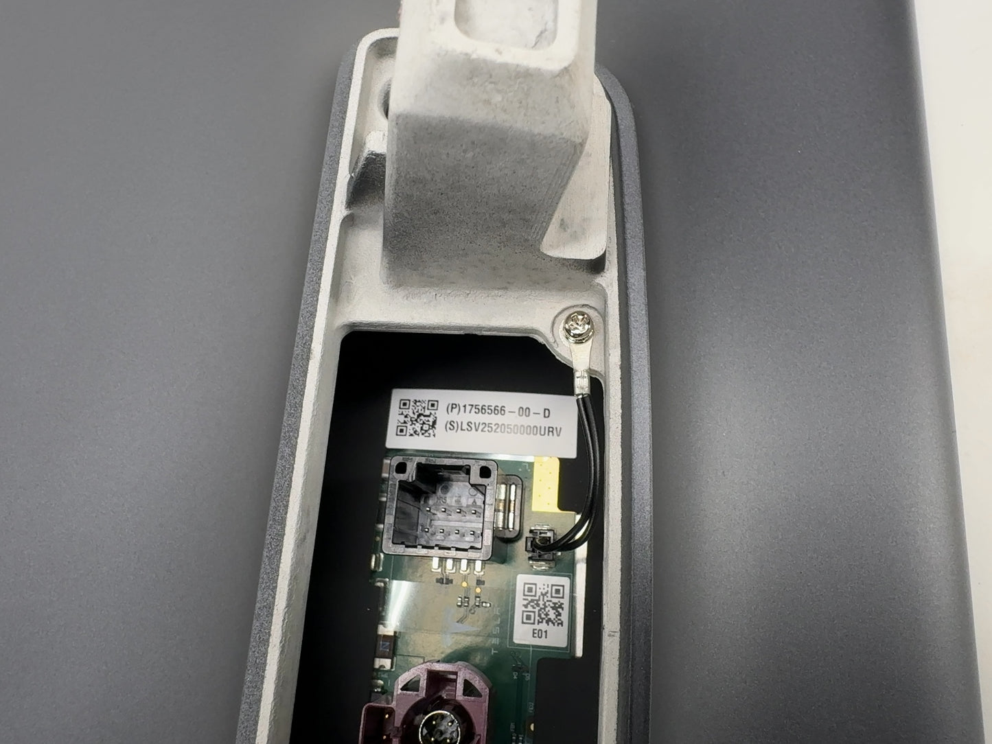 2024-2026 Tesla Model Y Juniper Center Display 1756566-00-D