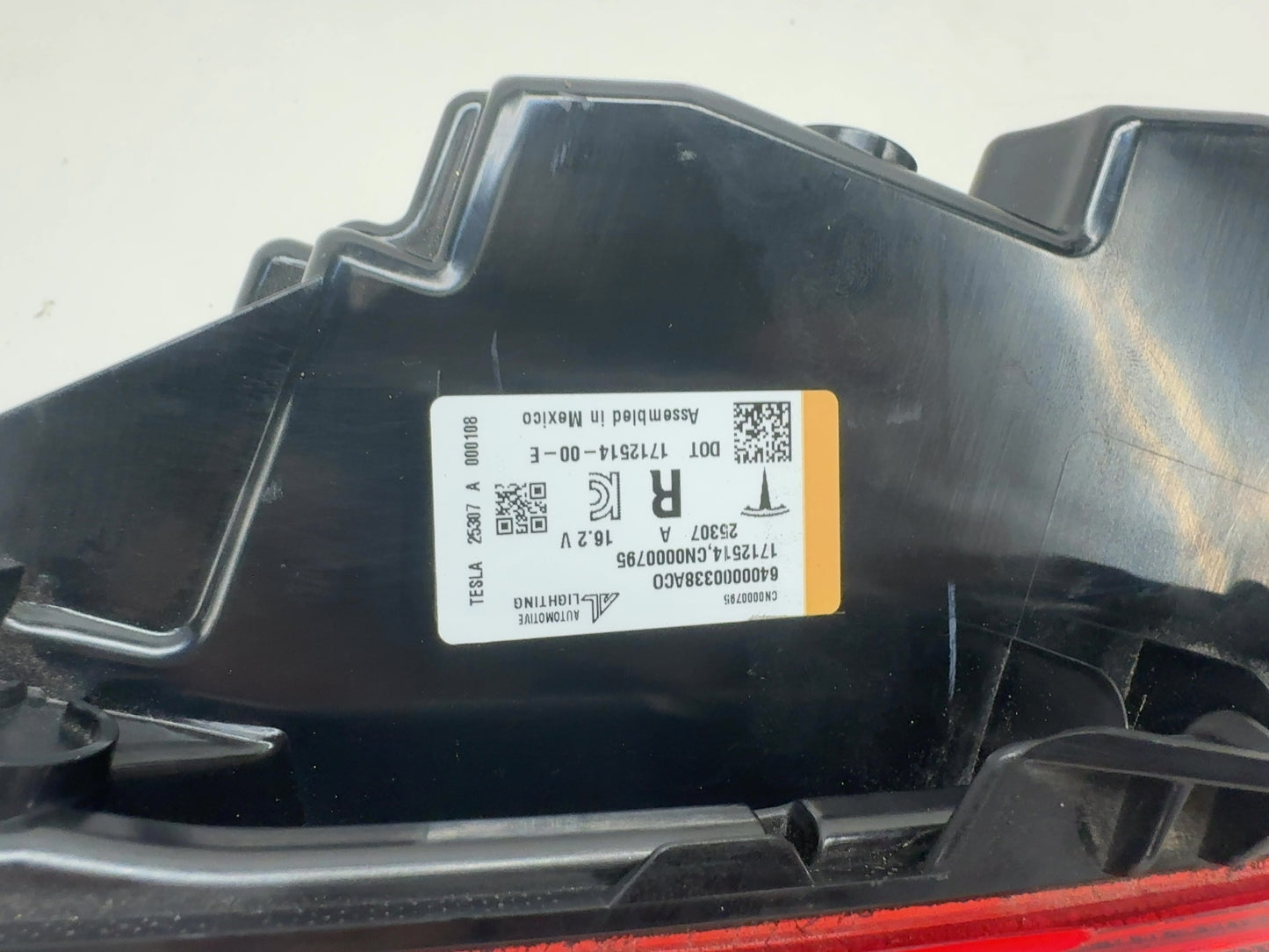 2025-2026 Tesla Model 3 Highland Rear Bumper Right Light 1712514-00-E