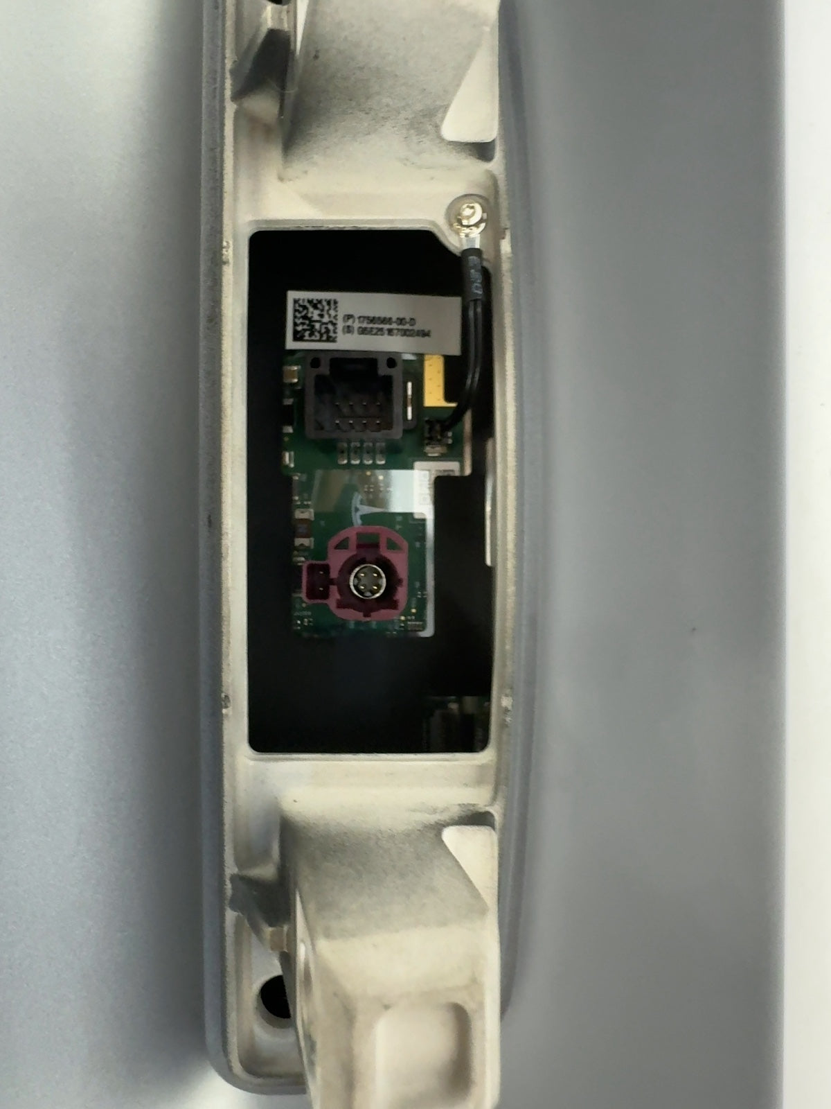 2024-2026 Tesla Model Y Juniper Center Display 1756566-00-D