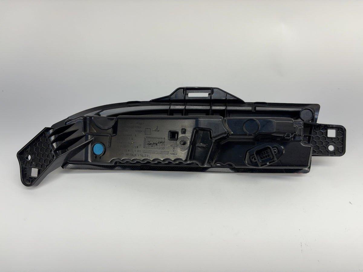 2025-2026 Tesla Model 3 Highland Rear Bumper Right Light 1712514-00-E