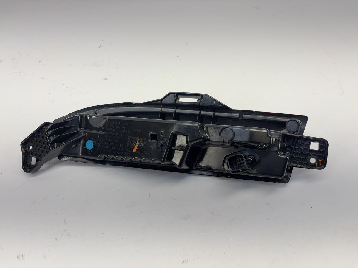 2025-2026 Tesla Model 3 Highland Rear Bumper Right Light 1712514-00-E
