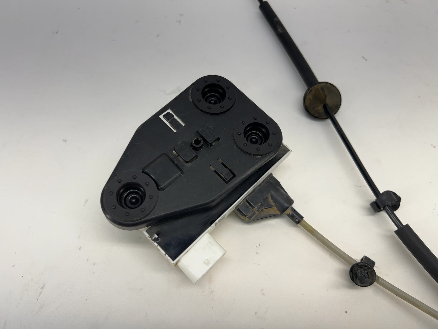 2018 Tesla Model X Front Left Door Latch Assembly 1112063-00-B