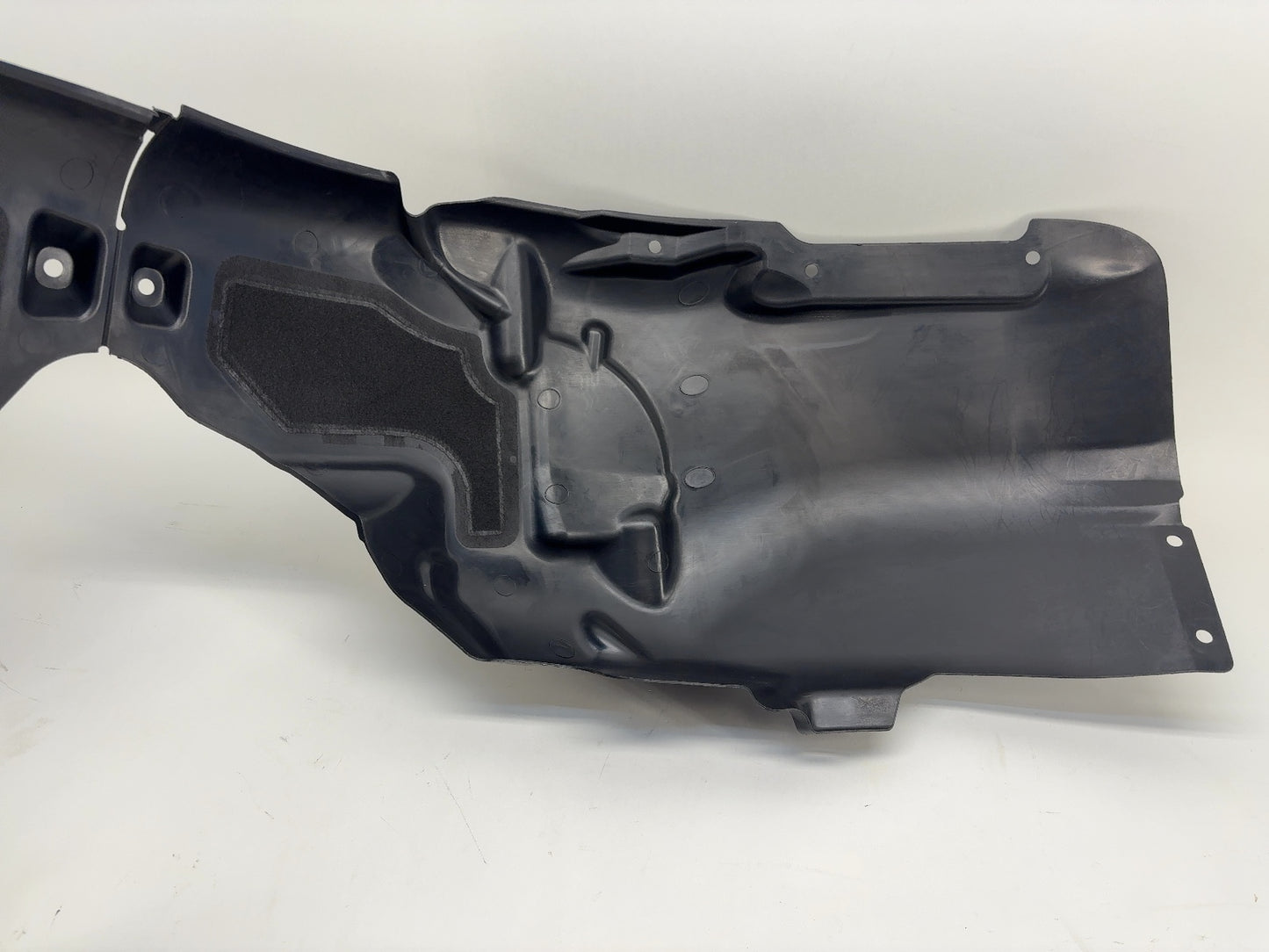 2021 Tesla Model S Front Right Wheel Liner 1569757-00-B