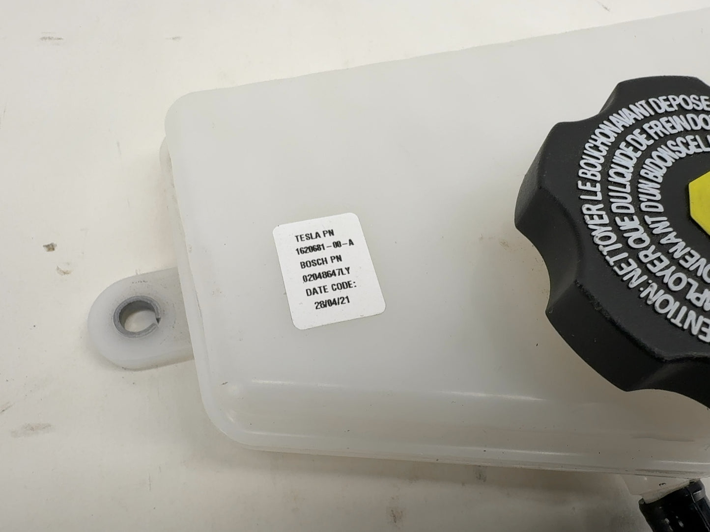 2021 Tesla Model X Brake Fluid Reservoir 1620681-00-A