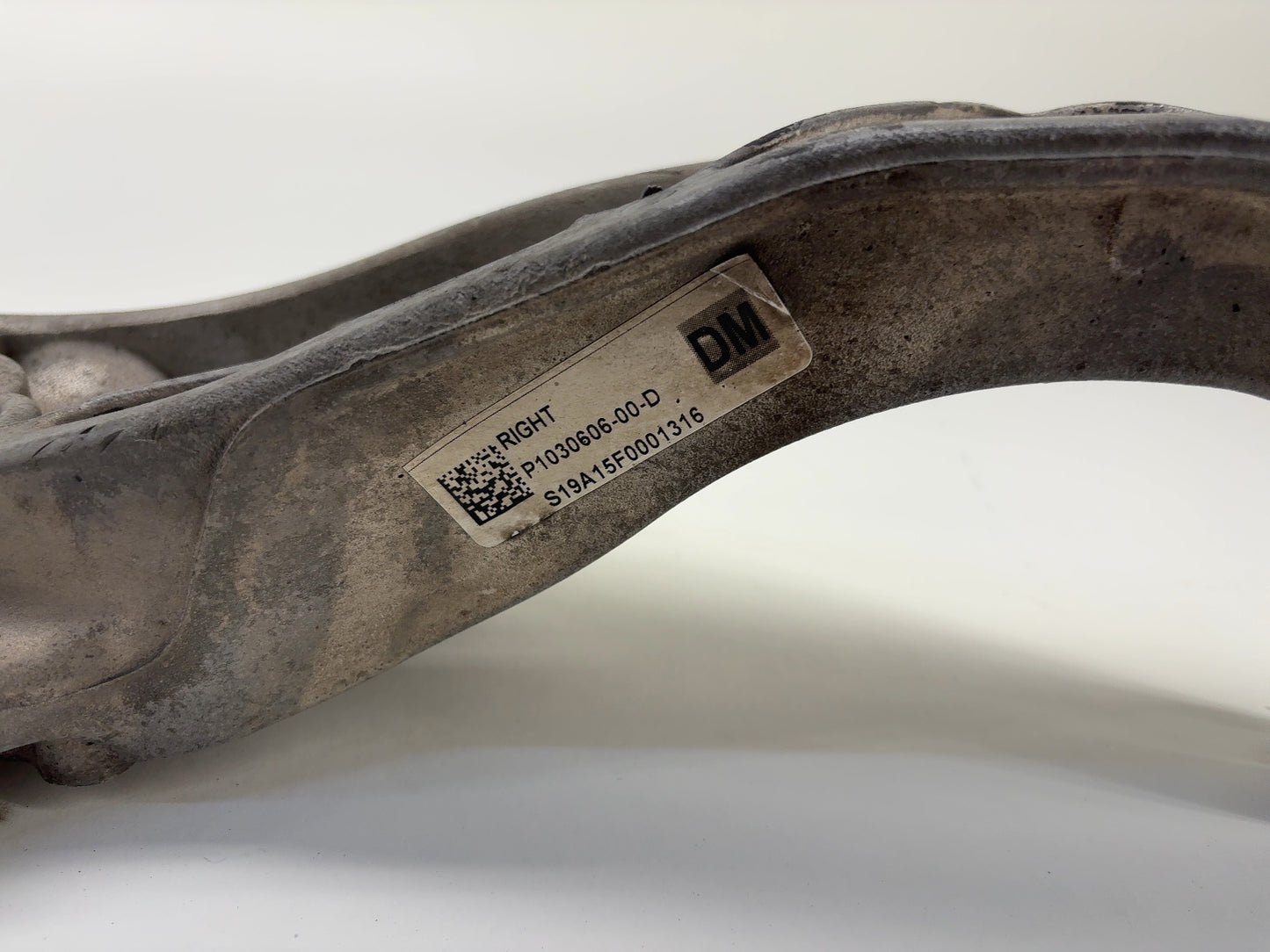 2015-2021 Tesla Model S Front Right Knuckle 1030606-00-D