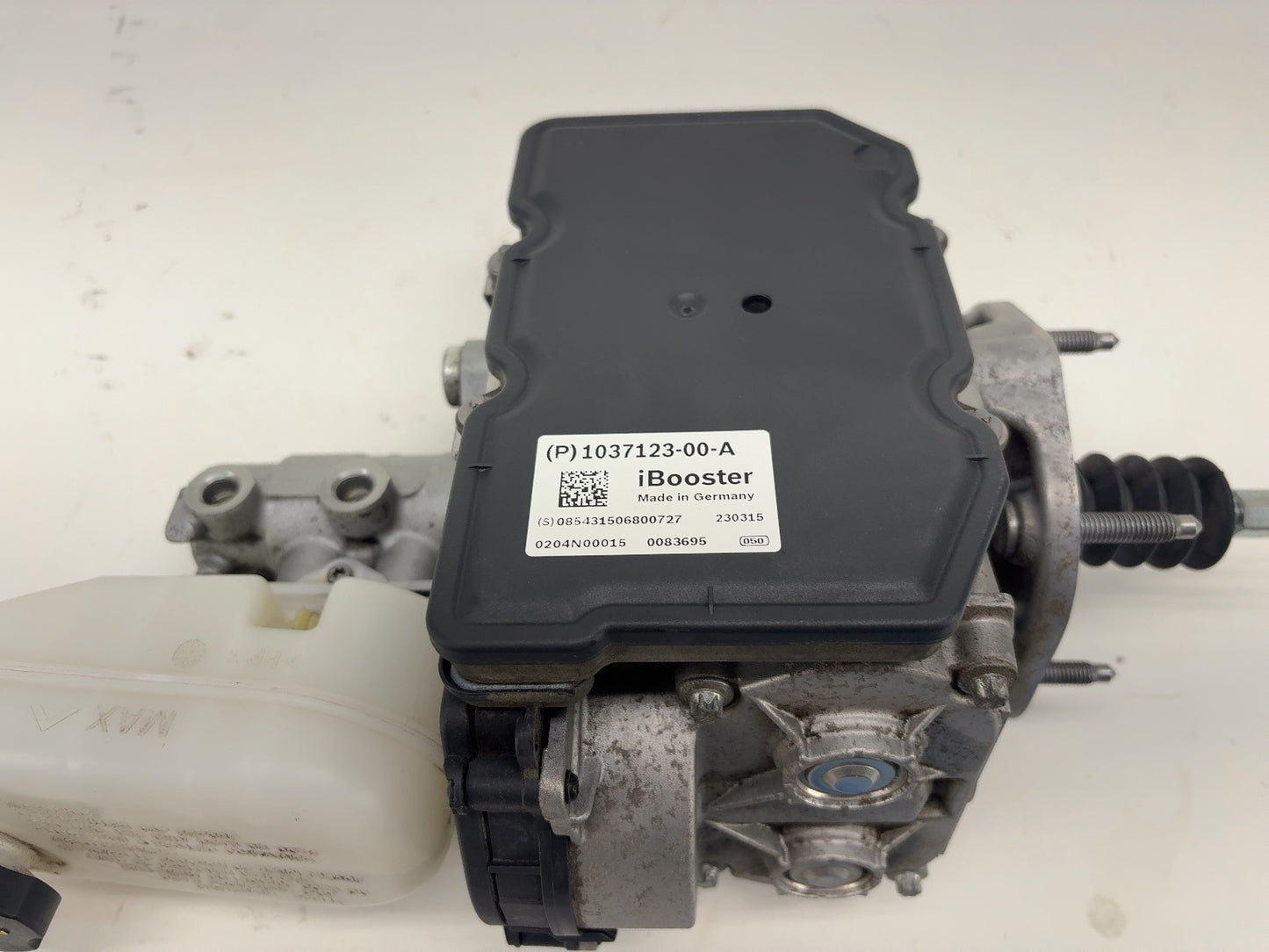 2015 Tesla Model S Brake Booster 1037123-00-A